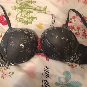‼️Price Drop‼️ 💜Victoria’s Secret Bombshell Bra💙